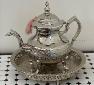 Bouilloire Arbi en laiton moulé avec miroir Bouilloires en métal en laiton coulé poli dans l'artisanat indien polonais miroir - Product Image 5