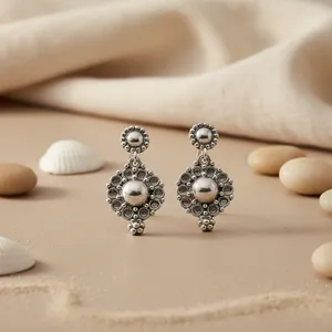 Boucles d'oreilles pendantes vintage en argent filigrané avec pendentif en perle d'eau douce pour cadeau femme - Product Image 1
