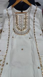 Costume en soie de luxe à la demande Matériel personnalisable Tenue traditionnelle de fête pour femmes disponible au prix d'exportation - Product Image 6