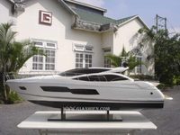 Gia Nhien Fabricant Approuvé Conception Personnalisée Basse quantité minimale de commande SUNSEEKER PREDATOR 80-BLANC PEINT PERLE-BATEAU DE VITESSE EN BOIS