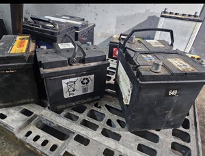 Achetez des plaques de batterie au plomb de qualité 99 %, provenant de batteries de voitures usagées, batteries au plomb-acide déchargées, provenant du Colorado, à vendre. - Product Image 1