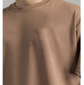 เสื้อยืดผู้ชาย 100% ผ้าฝ้าย แขนสั้น ทรงหลวม พิมพ์ลายโลโก้ตามสั่ง เสื้อลำลองผู้ชาย บริการ OEM เสื้อยืดผู้ชายระบายอากาศได้ดี แบบสั่งทำ - Product Image 4