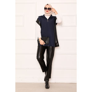 Conjunto de Dos Piezas de Cuero Acolchado Azul Marino con Cuello Asimétrico, Atuendos Casuales de Invierno en Tallas XS y XXS con Conjunto Corto - Product Image 1