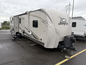 ส่วนลดดีๆ สำหรับรถบ้านมือสอง Jay_co EAGLES HT 324BHTS ปี 2020 - มอเตอร์โฮม RV ระดับหรูหรา - Product Image 3