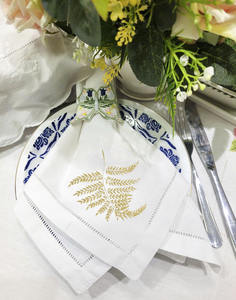 Serviettes de table en coton brodées sur mesure en or métallique, motif fougère, avec ourlet festonné, pour la maison, l'hôtel, les fêtes - Product Image 4