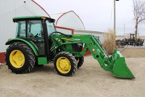 รถแทรคเตอร์4WD 5055E จอห์นเดียร์ได้รับการดูแลเป็นอย่างดี55HP ดีเซลชั่วโมงส่งเร็วมอเตอร์เกียร์ปั๊มมอเตอร์ - Product Image 3