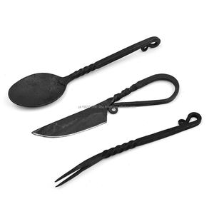 Venta directa de fábrica Precio barato Juego de cubiertos de color personalizado Fabricante profesional Juegos de cubiertos negros vikingos - Product Image 1