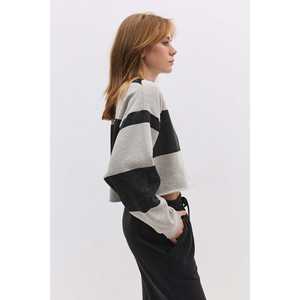 Sweat-shirt court rayé - Product Image 3