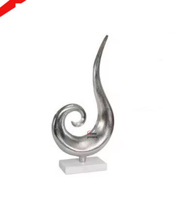Objet décoratif en aluminium argenté au design étonnant avec base en bois pour la maison ou le bureau - Product Image 2