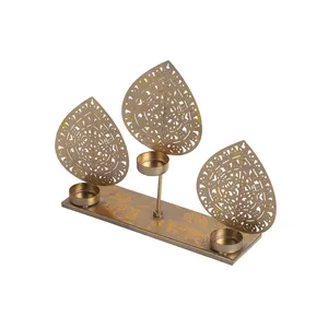 Bougeoir en métal motif feuille d'or fabriqué à la main décoration de la maison de luxe et utilisation de mariage candélabre de noël unique - Product Image 1