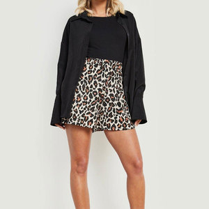 กางเกงขาสั้นผ้าแคนวาสสำหรับผู้หญิงกางเกงขาสั้นสีพื้นระบายอากาศได้ตามต้องการ - Product Image 3