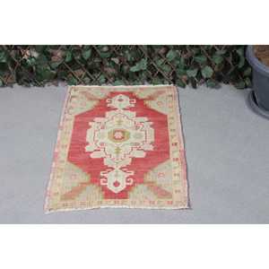 Tapis turc vintage 1,9x2,7 pieds, tapis persan en laine rouge - Product Image 1