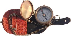 Boussole de poche en laiton nautique randonnée Direction boussole marine avec étui en cuir de luxe boussole gravée personnalisée pour cadeau - Product Image 2