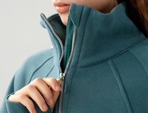 Vente en gros de sweat-shirt à demi-fermeture éclair pour femmes à la mode léger hiver chaud doux polaire style décontracté - Product Image 2