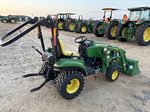 Tractor Compacto Usado John Deere 1023E de 45 HP |   Mini Tractor Agrícola para Caminar/Arrastrar |   Proveedor de Maquinaria Agrícola - Product Image 3