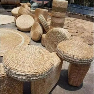 Cojín de Piso Ecológico de Jacinto de Agua, Taburete Otomano Trenzado a Mano - Product Image 1