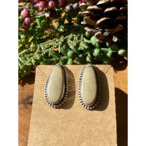 Pendientes Colgantes Hechos a Mano en Estilo Navajo con Turquesa y Plata de Ley, Forma de Gota de Agua - Product Image 1