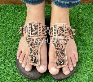 Sandalias Bohemias de cuero mecanizadas a mano personalizables de moda occidental para mujer, calzado Chanclas de diseño Floral de cuero genuino para exteriores - Product Image 1