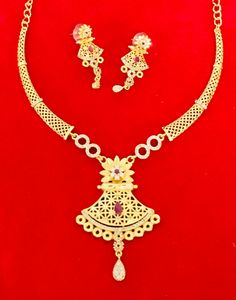 24K Plaqué or Vintage Dubai Fashion Jewelry Set Boucles d'oreilles Bracelets Peignes Broches en cuivre pour les clients USA France - Product Image 3