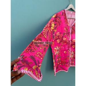 Veste courte matelassée en coton faite à la main motif kimono réversible avec décoration brodée pour le bureau ou la fête bord brut - Product Image 3