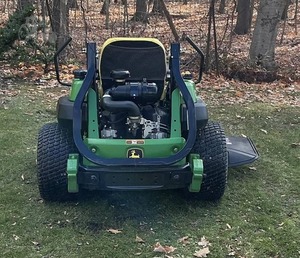 Cortadora de Césped John Deere Zero Turn 26034 con Motor Briggs & Stratton de 12 V, Fácil Mantenimiento - Product Image 3
