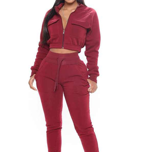 Ensemble short pour femmes en coton personnalisé OEM pantalon de survêtement à capuche court imprimé meilleur service été deux pièces survêtement pour l'automne - Product Image 1