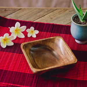 ชามไม้ทรงสี่เหลี่ยม ทำจากไม้กระถินเทศ ดีไซน์เรียบง่าย ทันสมัย สินค้าใหม่ - ของตกแต่งโต๊ะอาหาร - เครื่องใช้บนโต๊ะอาหาร - Product Image 1