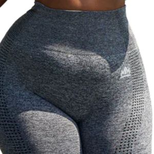 Ensemble de vêtements de sport pour femmes, soutien-gorge de sport et short taille haute, deux pièces, tenue de sport active, extensible - Product Image 4