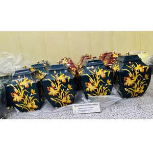 Urna Funeraria Grande de Aluminio Estilo Americano para Cenizas de Adultos, 10 Pulgadas, 220 Pulgadas Cúbicas de Capacidad, Hecha a Mano, Color Blanco Perla, Personalizable - Product Image 1