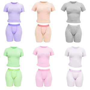 OEM personalizado 2024 Primavera Verano salón lleva camiseta acanalada y pantalones cortos streetwear 2 dos piezas loungewear conjuntos de ropa de mujer - Product Image 1