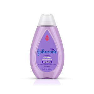 Johnson's Baby Shampoo Hidratante Orgánico Suave Amigable con la piel Fórmula 2 en 1 para bebés y niños pequeños Cuidado del cabello y la piel - Product Image 2