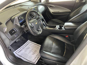 รถยนต์มือสองคุณภาพดีราคาประหยัด ปี 2014 เชฟโรเลต โวลท์ พวงมาลัยซ้าย - Product Image 2