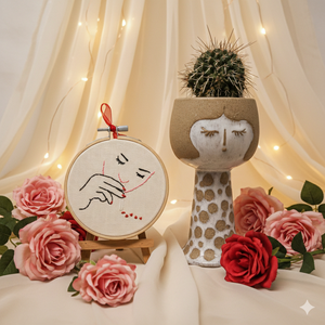 Art brodé minimaliste fait main - Décoration murale moderne sur cerceau de 10 cm - Broderie Amour - Product Image 3