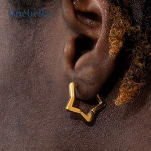 Pendientes Huggie de Plata de Ley 925 hechos a mano, pendientes de aro únicos con forma de estrella para hombres, joyería de Hip Hop - Product Image 1