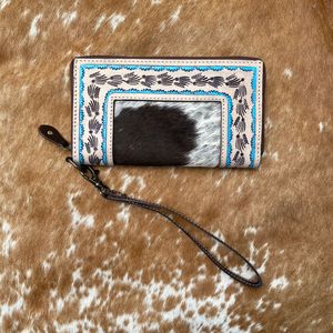 Fourrure de peau de vache usiné à la main sculpture portefeuille pochette coque de téléphone élégant Offre Spéciale portefeuille multi-utilisations cuir occidental bracelet portefeuilles - Product Image 2