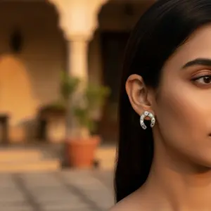 Pendientes de Plata de Ley 925 con Forma de Herradura, Estilo Vintage y Moderno, para Mujer, Chapados en Oro Blanco y Amarillo, con Diamante Talla Pera y Esmeralda - Product Image 3