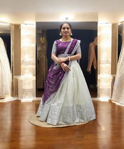 Lehenga choli ผ้าออแกนซ่ามาใหม่เสื้อผ้าสำหรับงานแต่งงาน Dupatta ขายส่ง - Product Image 2