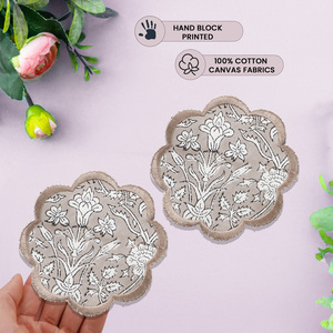 Tendance Nouvel ensemble de 8 sous-verres classiques taupe Bloc à main Pétoncles imprimés et brodés pour boissons Produit en gros - Product Image 4