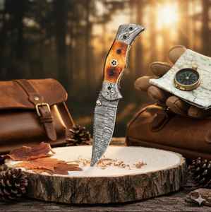 Cuchillos Plegables de Bolsillo Forjados en Acero de Damasco de Alta Calidad con Mango de Hueso de Camello, Cuchillos Personalizados con Funda - Product Image 1