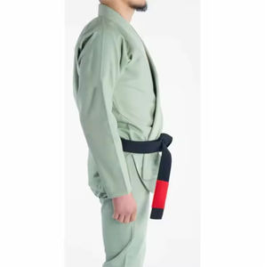 Uniforme de karaté de qualité supérieure, prix de gros, nouveau design, vêtements d'arts martiaux, uniforme de karaté imperméable pour l'extérieur - Product Image 3