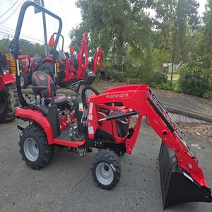 Tractor Mahindra Serie 1100 con Cargador Frontal Disponible para Envío Inmediato - Product Image 2