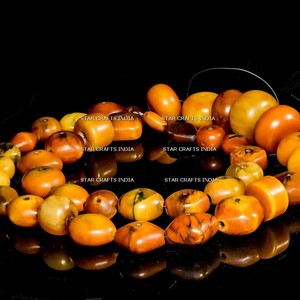 Collier en résine personnalisé de grosses perles fait à la main Collier en résine vintage à la mode Collier en résine moderne à vendre - Product Image 3