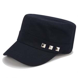 Casquette en coton pour hommes et femmes, casquette plate avec rivets, casquette de baseball décontractée, style polyvalent en gros - Product Image 3