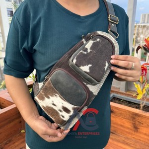 La más nueva moda de pelo en cuero de vaca al aire libre solo hombro pecho bolsa occidental cuero genuino ciclismo deportes bandolera para Unisex - Product Image 1