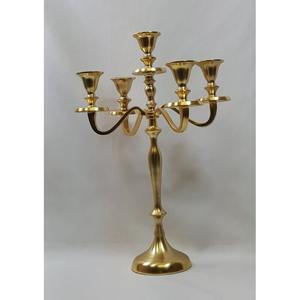 Candelabro LARGO de estilo vintage disponible en diseño de metal único para la decoración del hogar evento formal y producto de tendencia para ocasiones especiales - Product Image 5