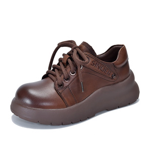 Chaussures en cuir brogues vintage pour hommes, à lacets, style wingtip, pour occasions formelles, décontractées ou professionnelles - Product Image 4