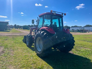 Compre un tractor agrícola fuerte y eficiente: el tractor Case IH Farmall 105A garantiza un funcionamiento fluido en diversas condiciones de campo. - Product Image 2