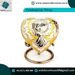 Urna Funeraria de Estilo Americano con Diseño de Corazón Blanco Perla, Construcción Ecológica y Duradera, Diseño Personalizable - Product Image 3