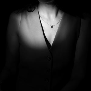 Mignon minuscule deux fille charme plaine collier en argent bijoux en gros turc 925 bijoux en argent Sterling - Product Image 3