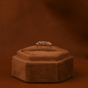 Bague Cinq Pierres Marquise, Diamant de Laboratoire Taille Radiant et Poire, Cadeau Unique Anniversaire/Anniversaire de Mariage en Or Massif 14 carats, Nouveau Design - Product Image 6